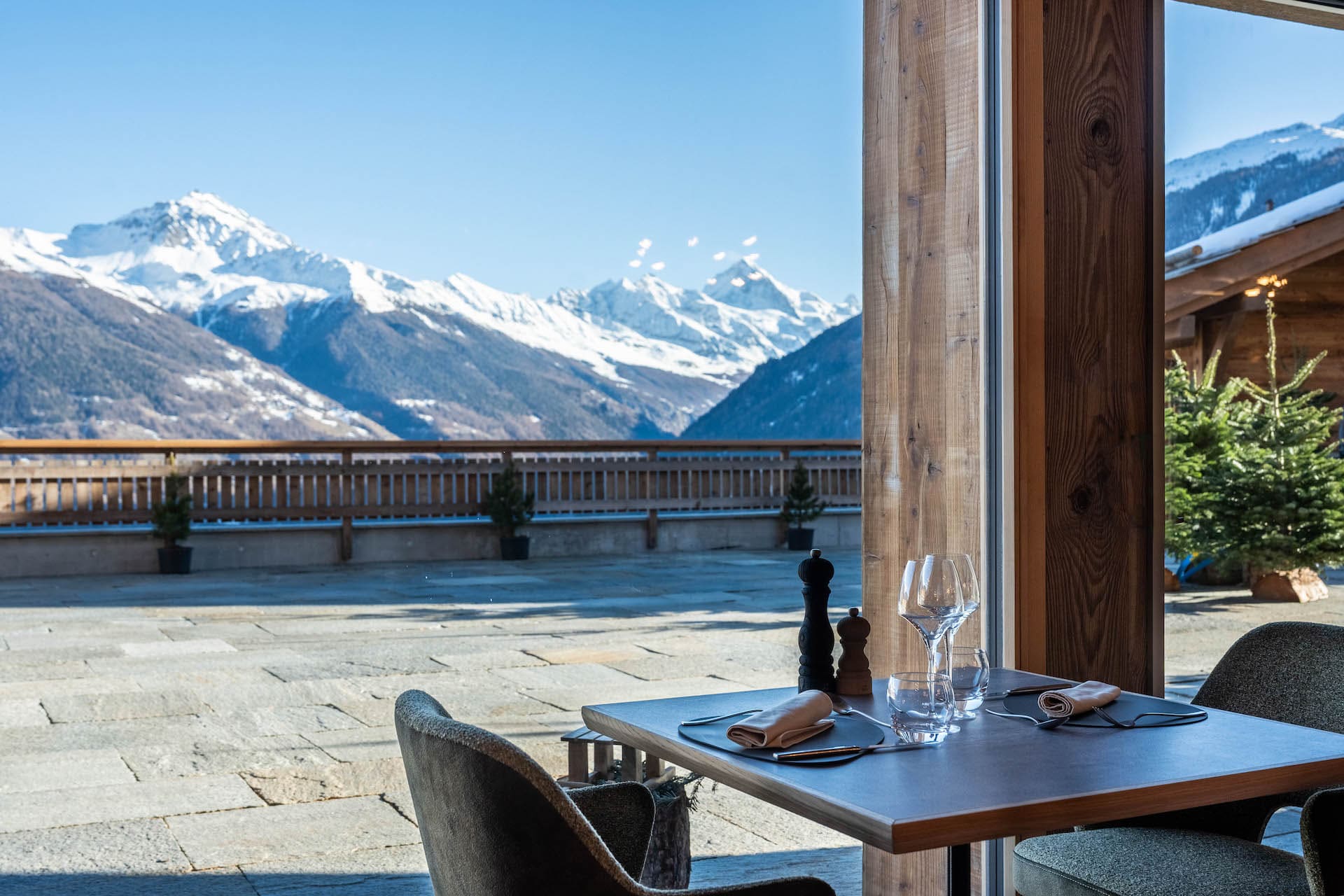 Suite du Dent Blanche Resort avec vue sur les Alpes