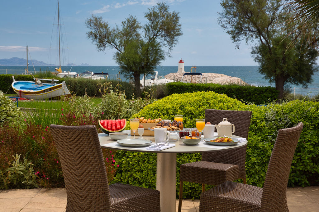 Présentation d'un petit déjeuner de l'hôtel Paradou