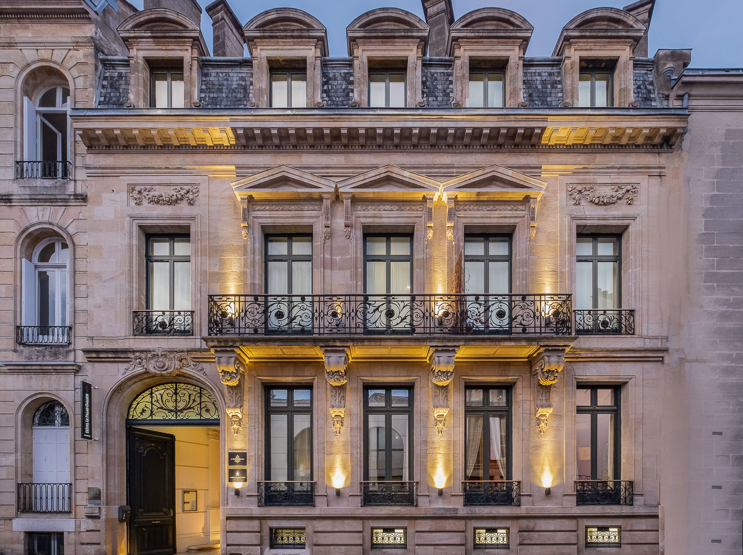 Façade emblématique du Palais Gallien Hôtel & Spa à Bordeaux