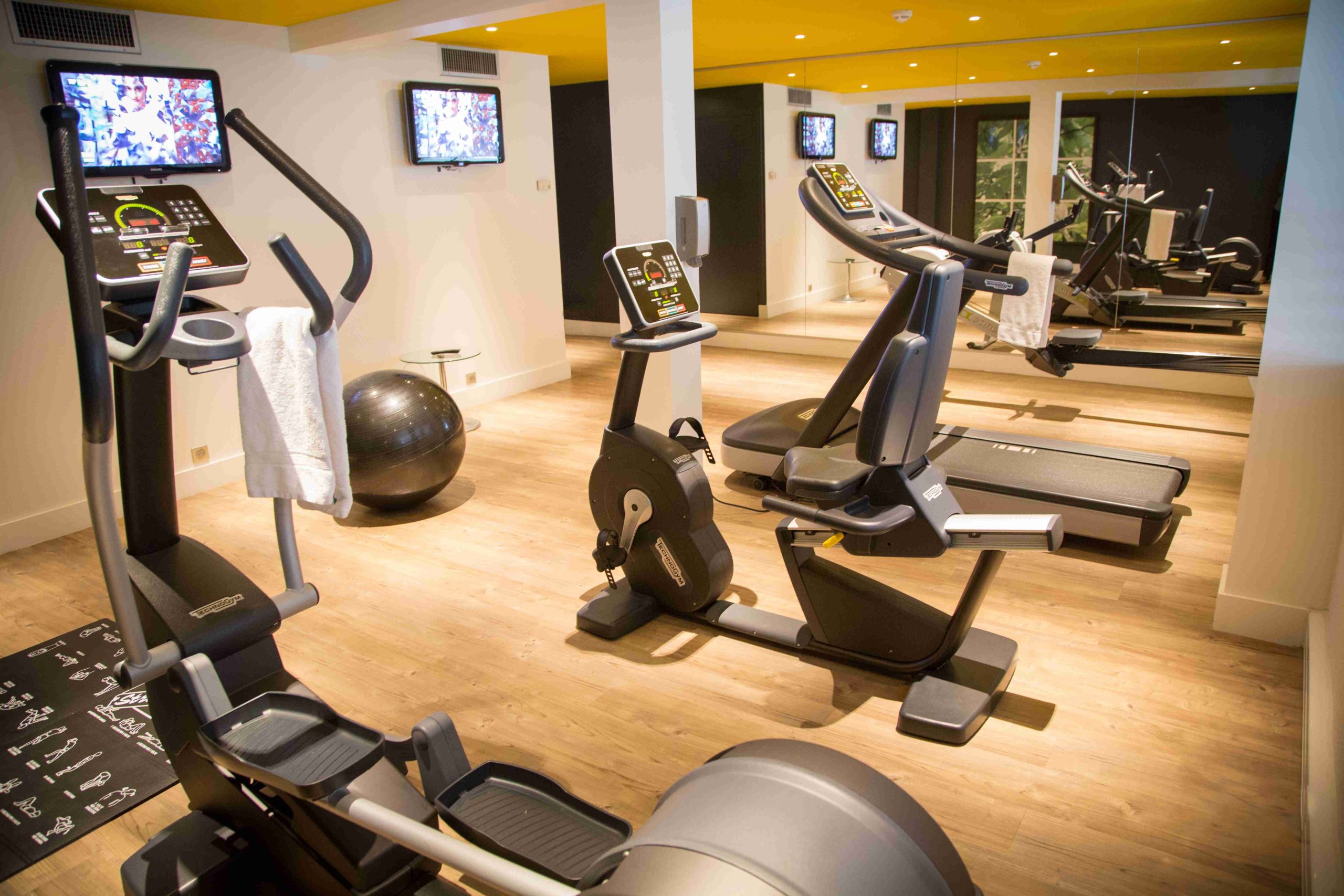 Salle de sport équipée au Novotel Lille Aéroport