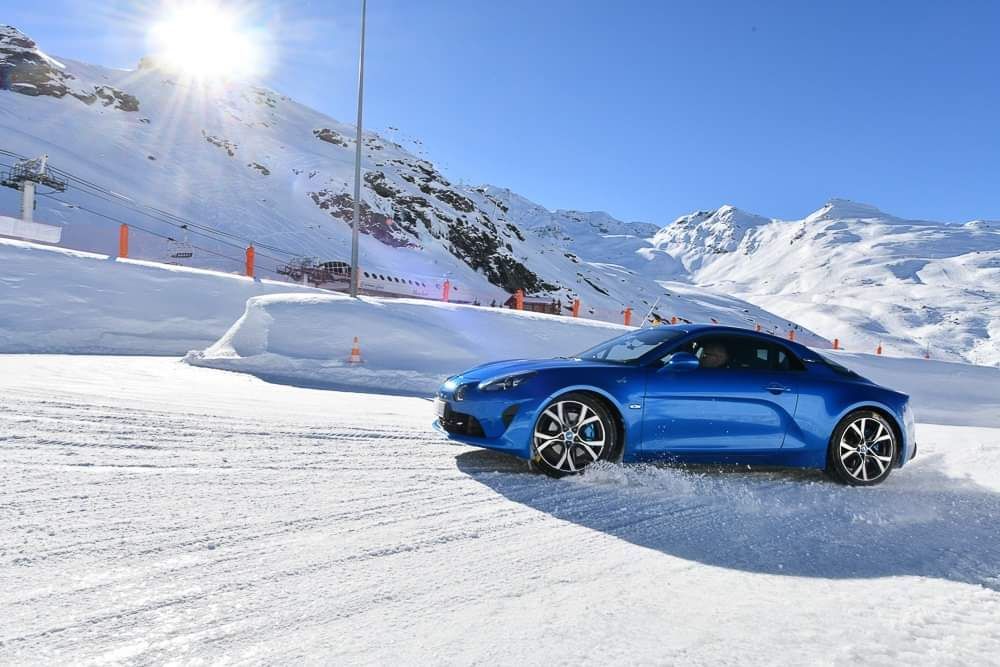 Team building Ice Driving conduite sur glace la Bouitte Savoie séminaire