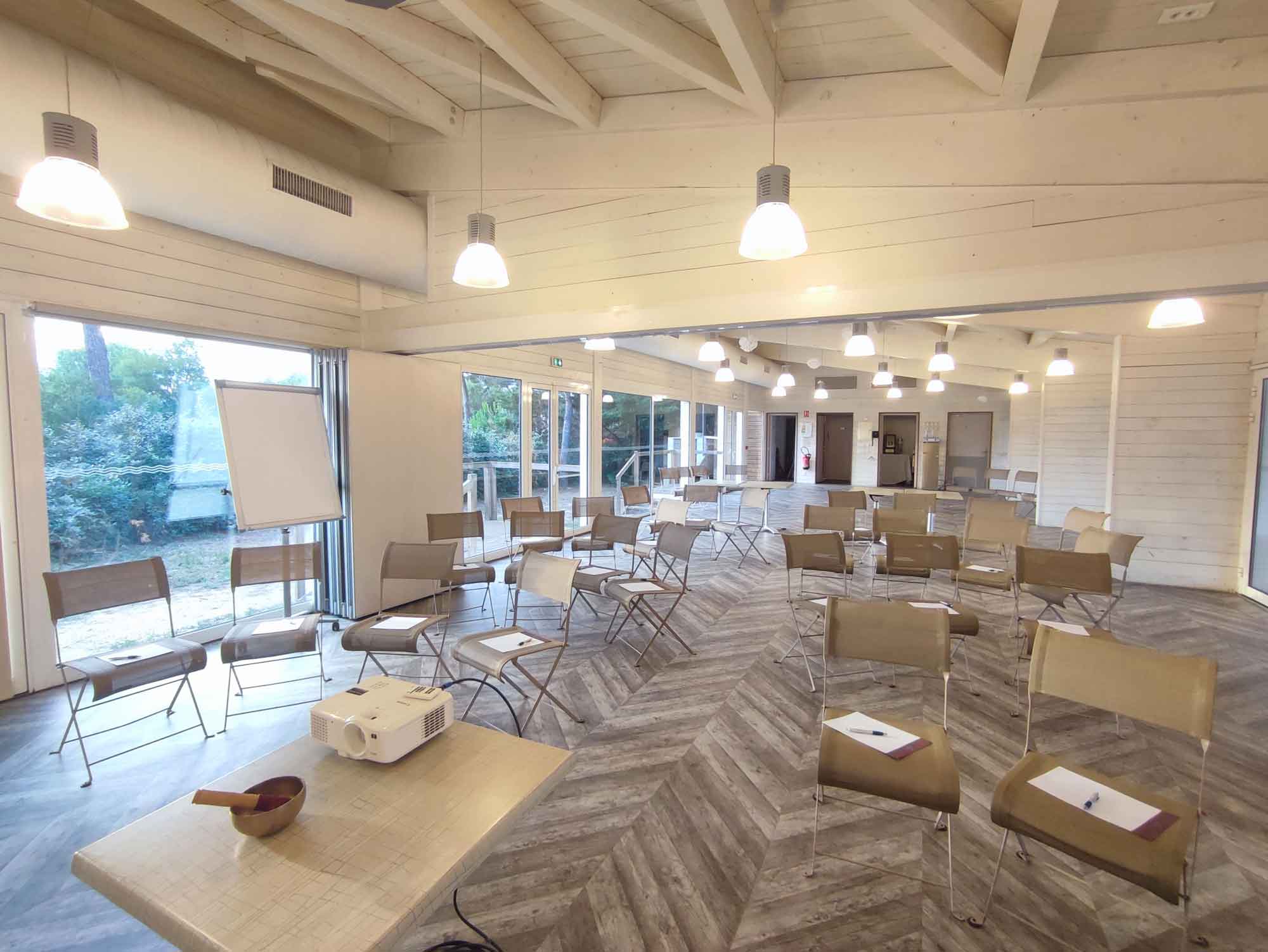 Salle de réunion spacieuse et modulable Club Plein Sud