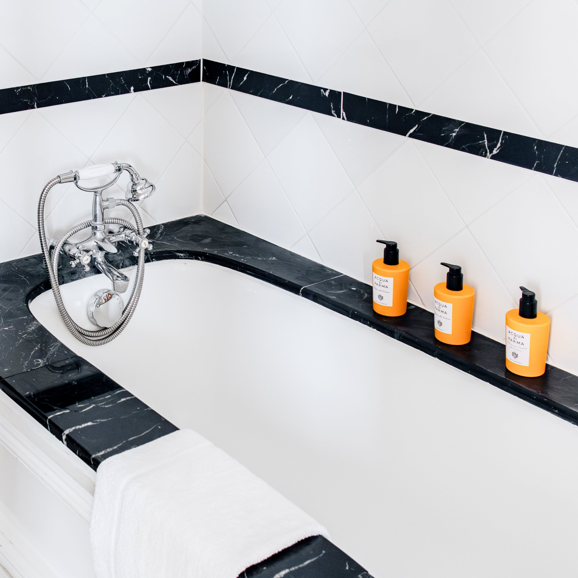 Salle de bain élégante de l’hôtel Les Vergers de Saint Paul