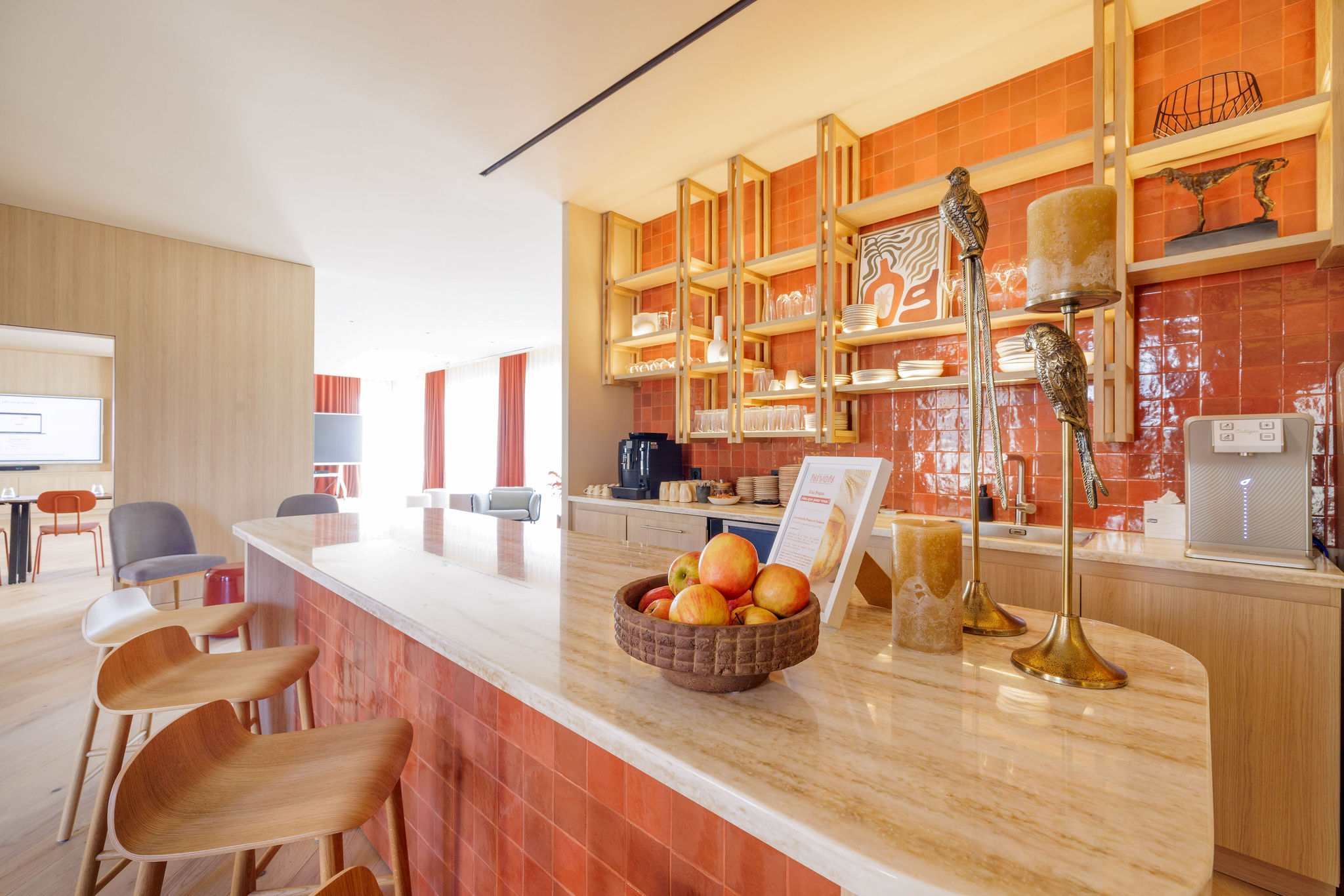 Bar moderne du Mercure Hôtel Valence Sud