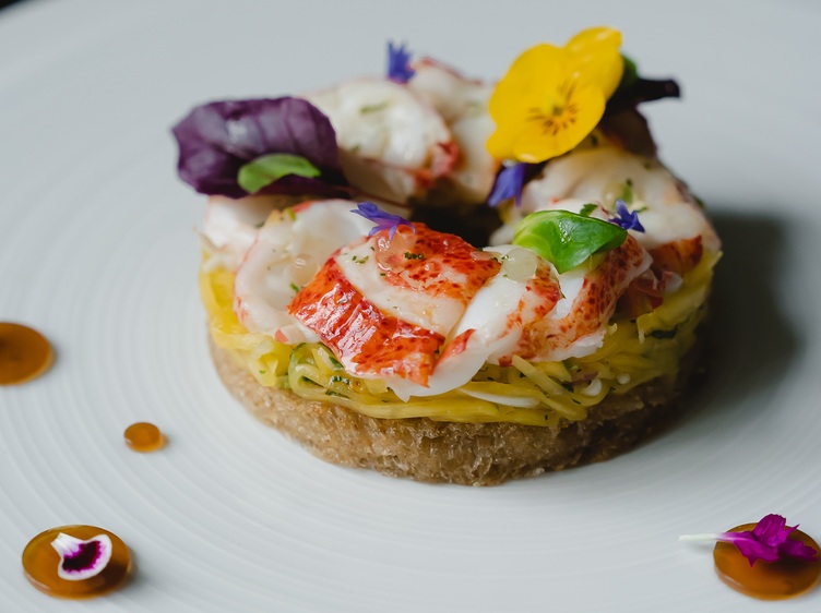 Plat gastronomique au homard du restaurant Leopaul