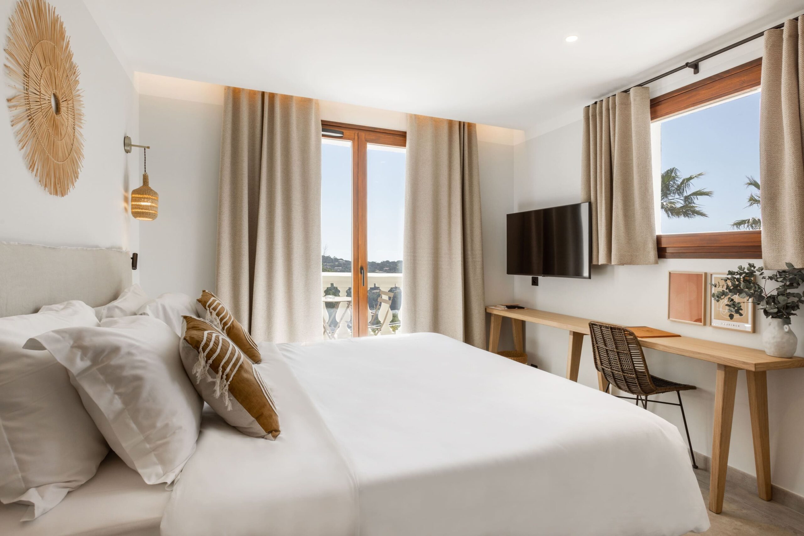 Chambre double lumineuse avec balcon – Hôtel Le Mirage