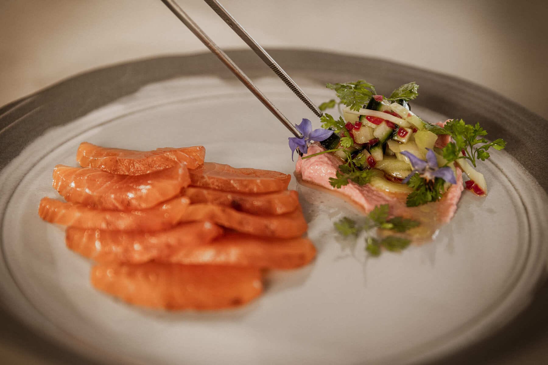 Plat gastronomique dressé – Hôtel Le Mirage