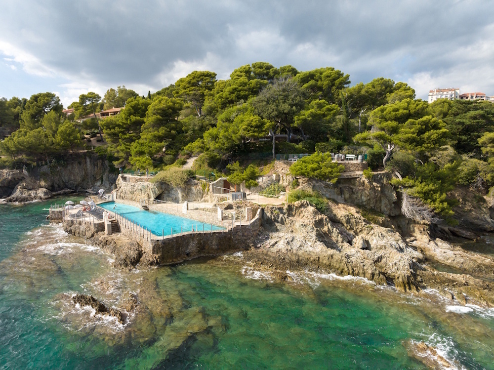 Piscine hôtel Le Provençal