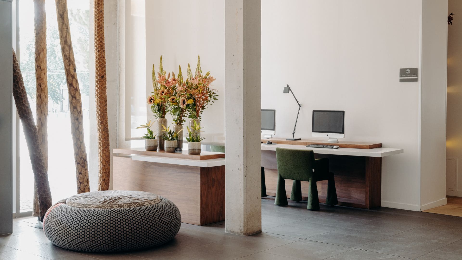 Un espace de travail informel idéal pour les échanges et réunions informelles