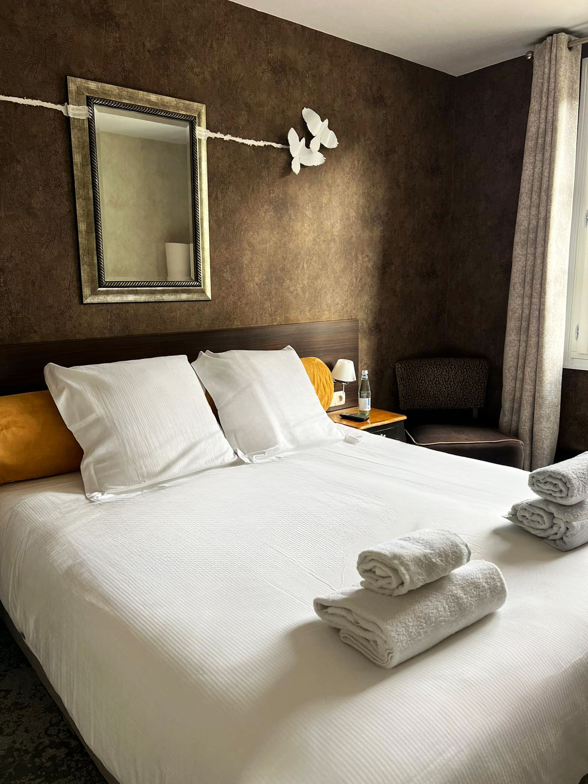 Chambre confortable au Château de la Barge