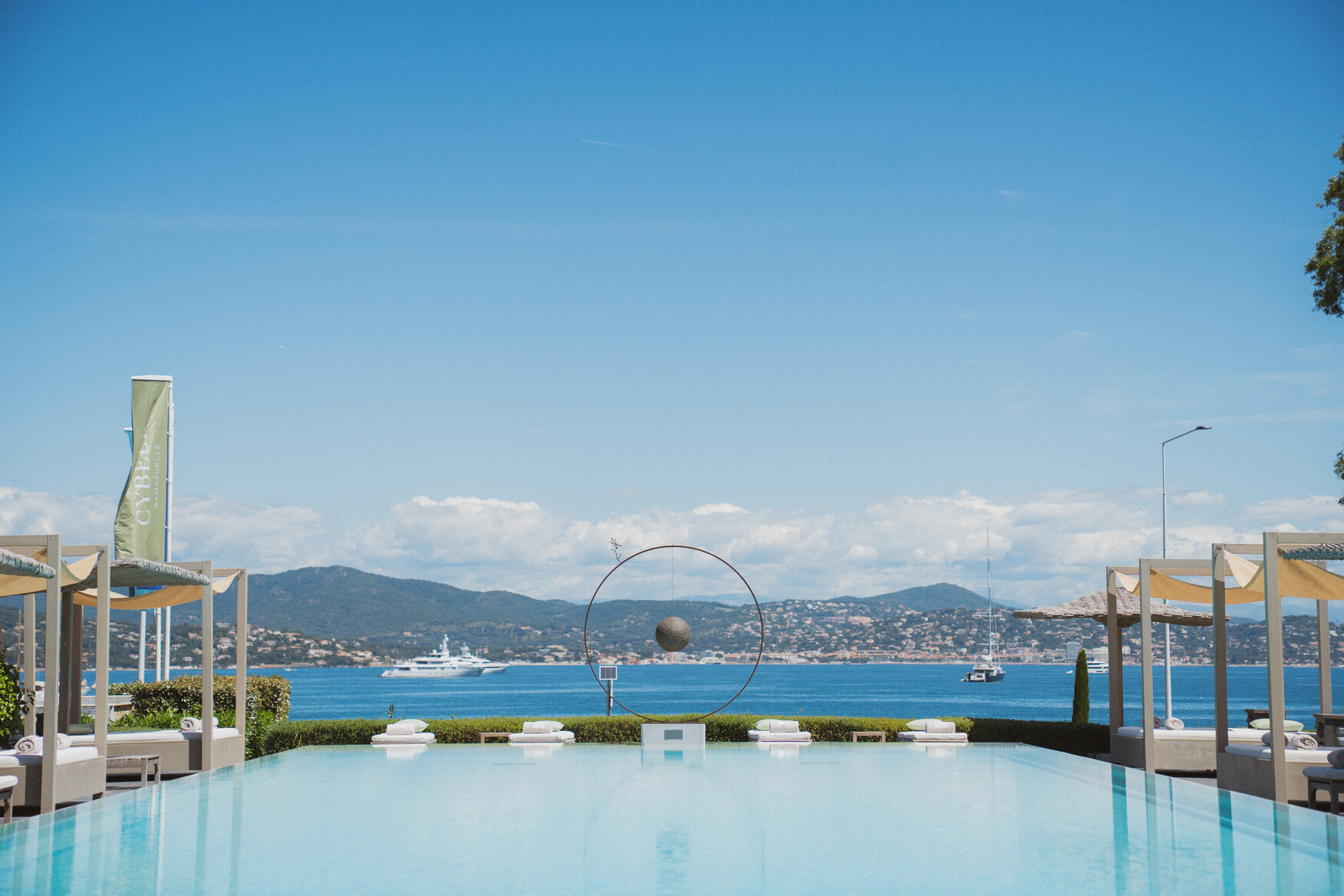 Panorama sur la mer depuis le Kube Saint-Tropez