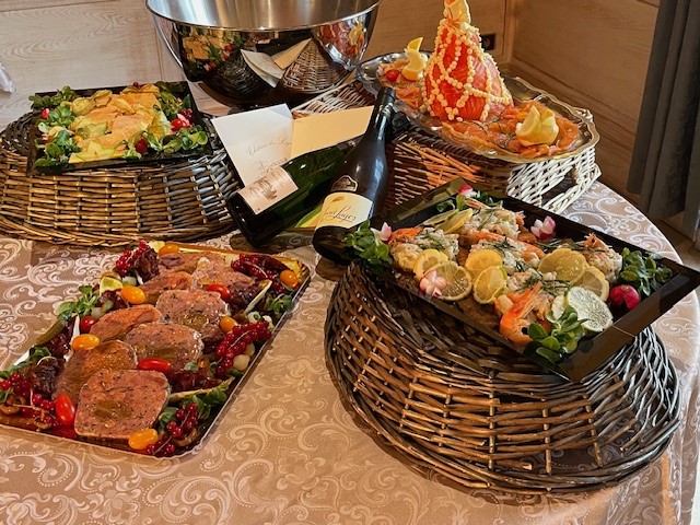 Buffet traiteur pour événement au Château des Loges
