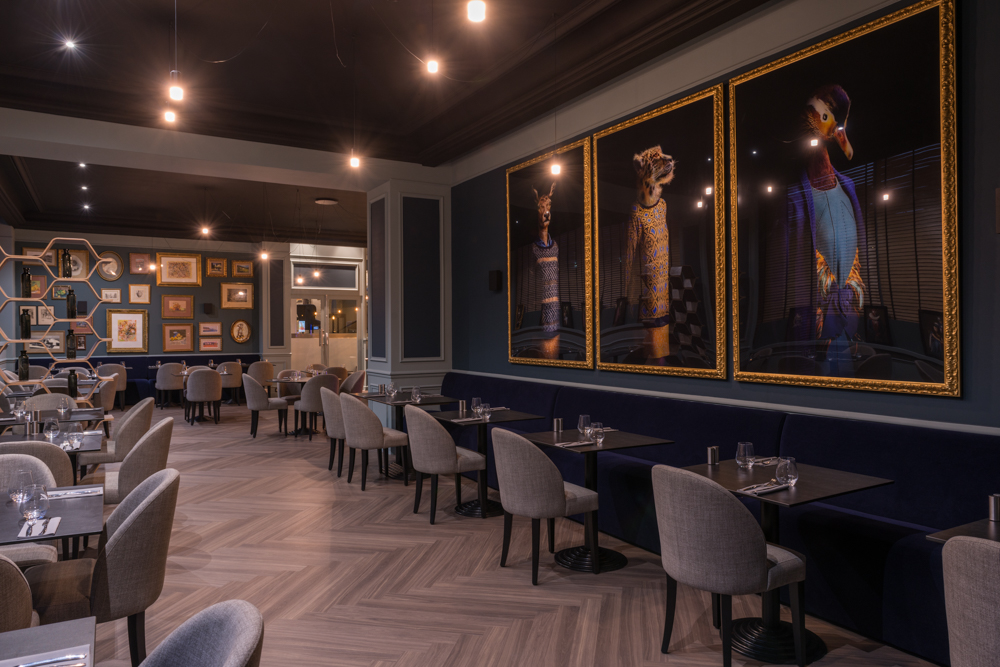 Restaurant design de l’Hôtel Le Galice à Aix-en-Provence, idéal pour les repas d’affaires et déjeuners de séminaire