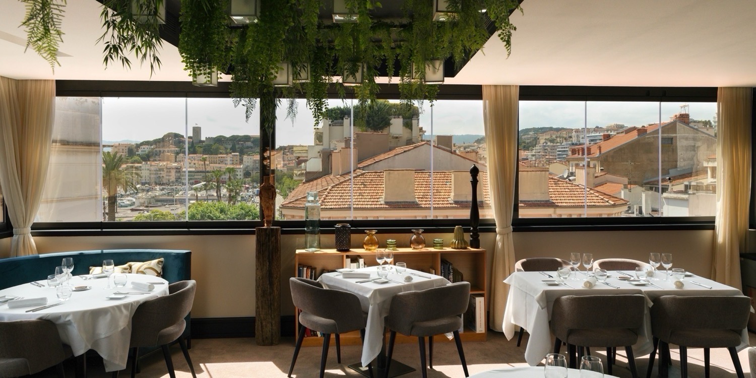 Restaurant avec vue au Five Seas Cannes