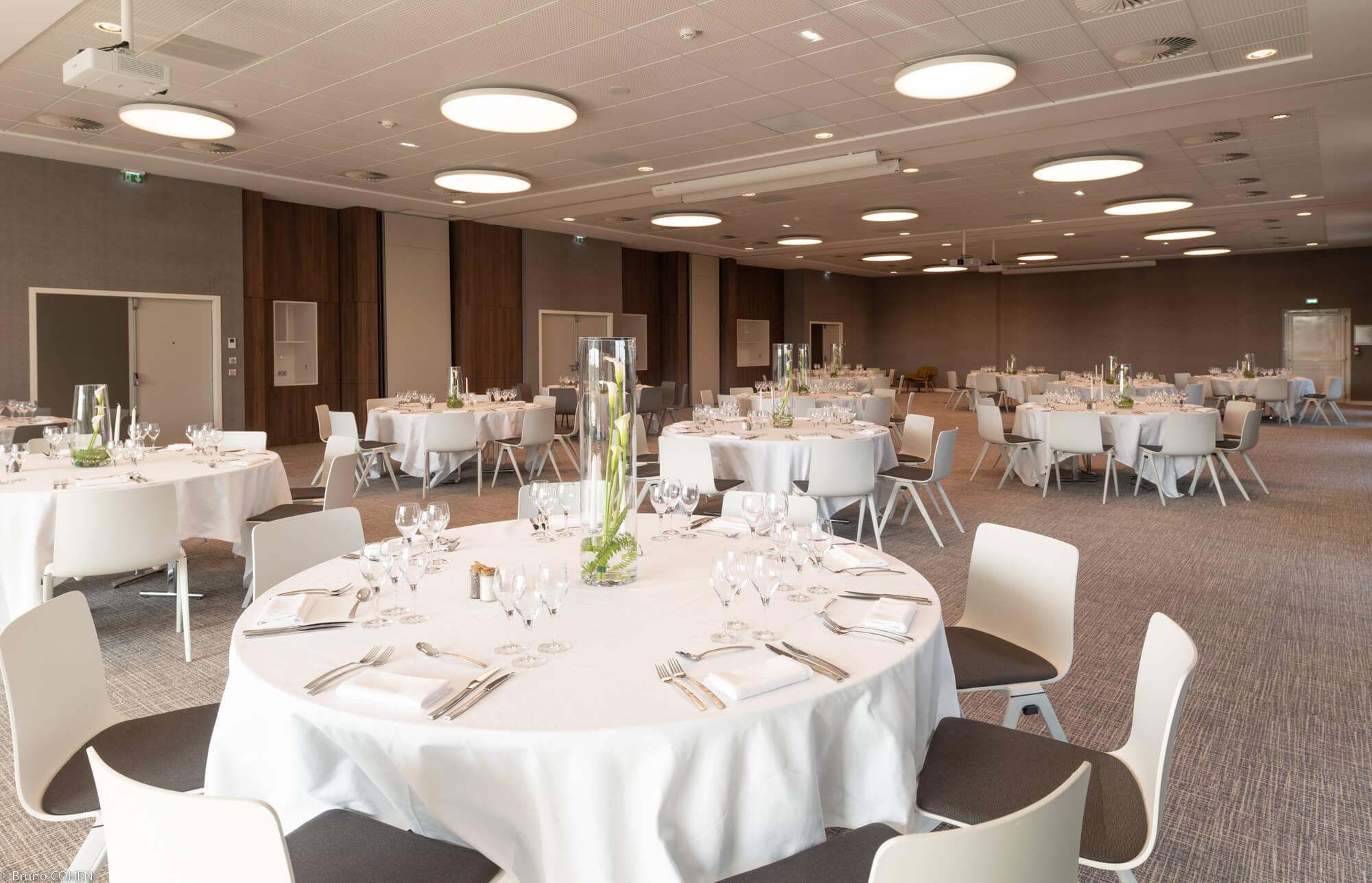 Salle de réception Holiday Inn Paris CDG repas groupe