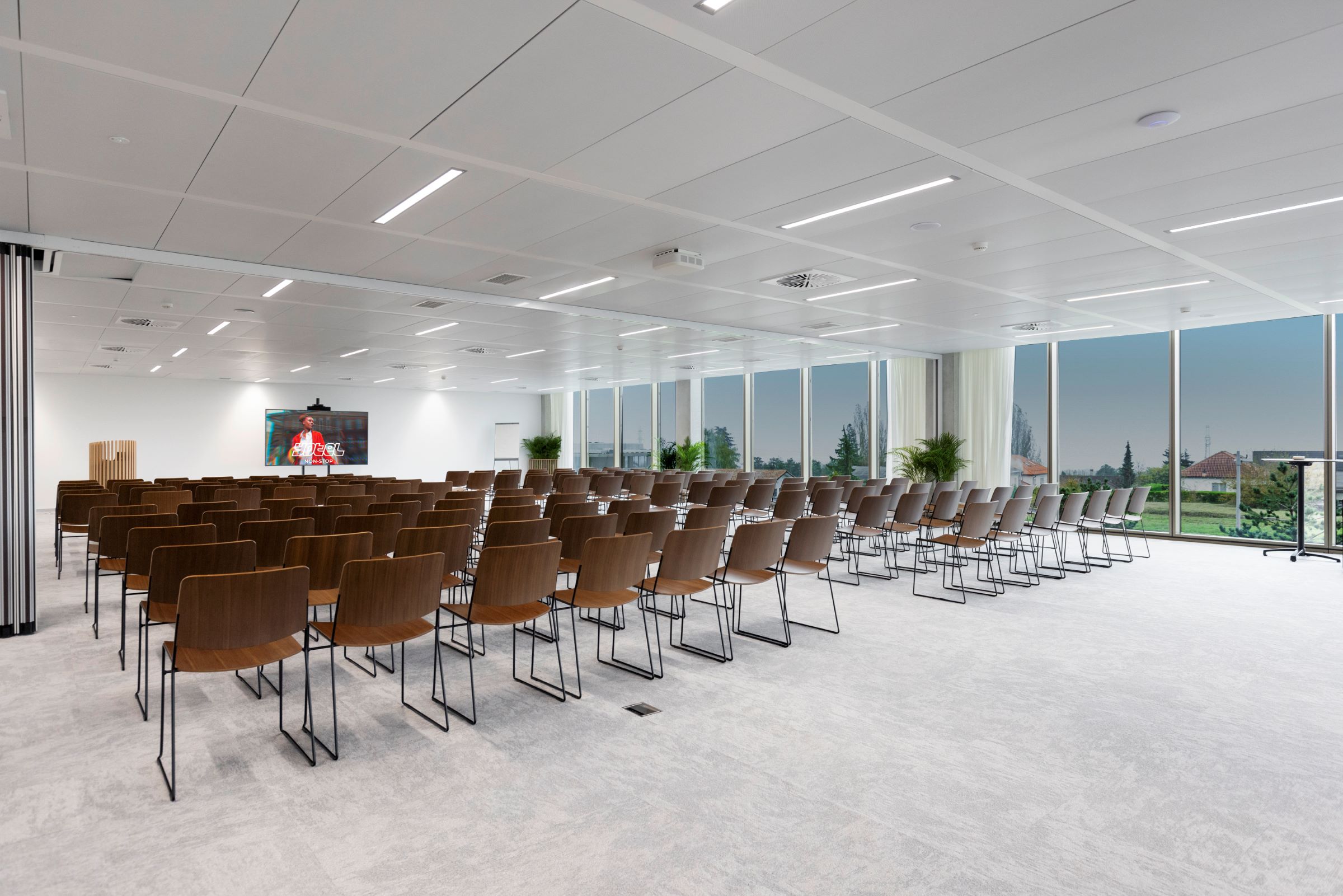 Salle de conférence spacieuse et lumineuse - Yotel Geneva Lake