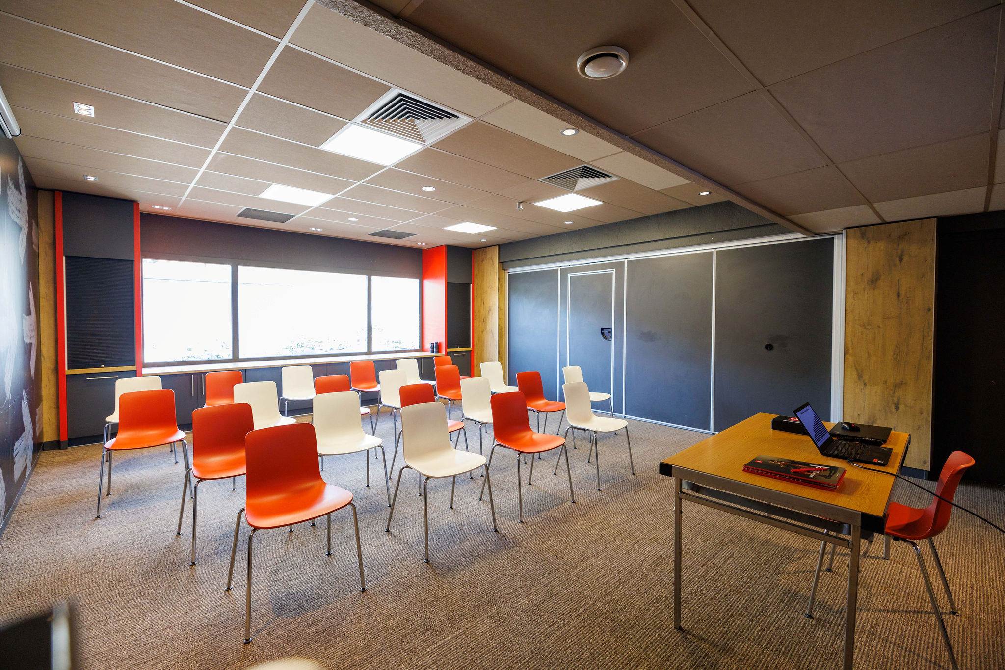 Salle de séminaire à l’Hôtel Ibis Toulon La Valette