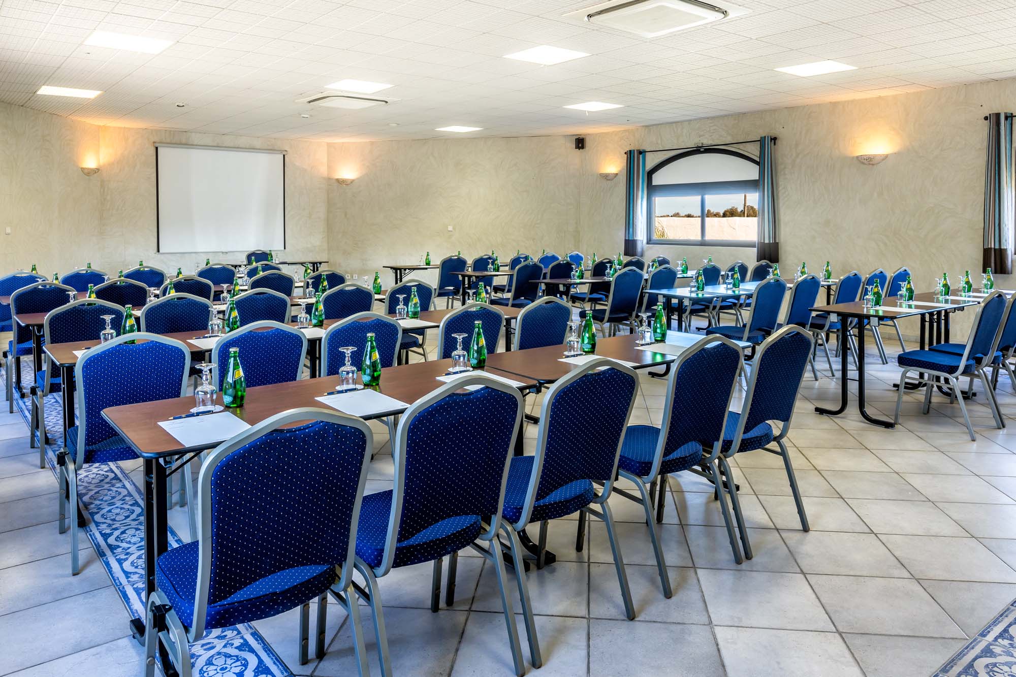 Salle de réunion : Auberge Cavalière du Pont des Bannes