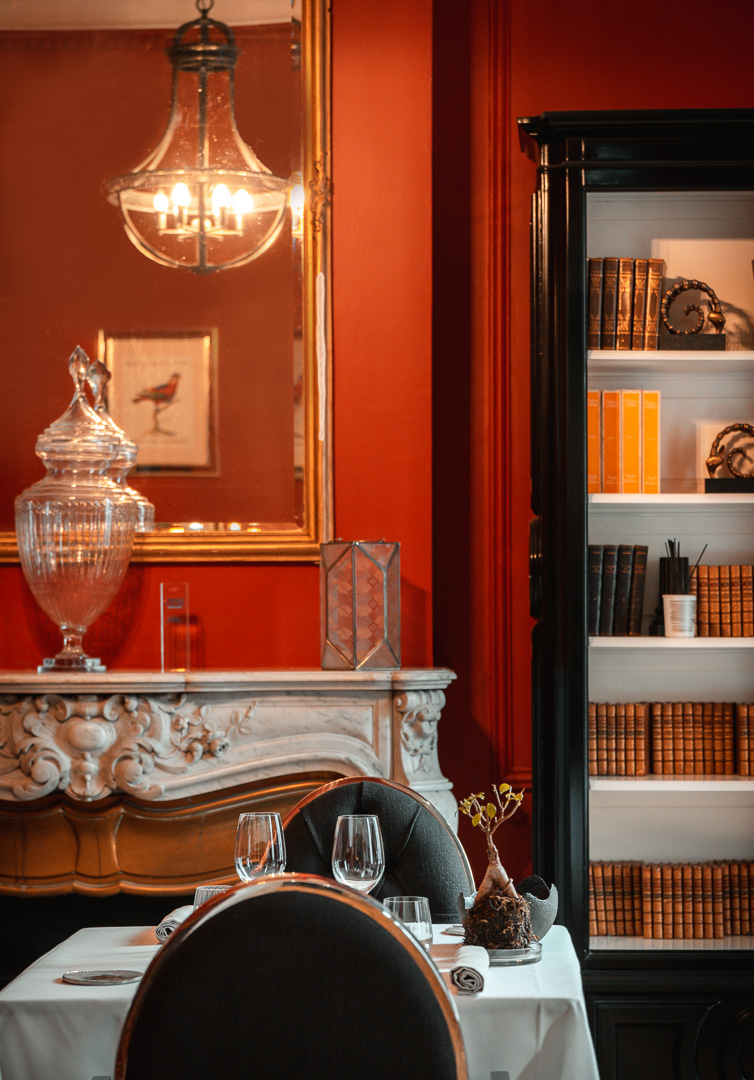 Salon Rouge – espace lounge raffiné – Le Palais Gallien, Bordeaux