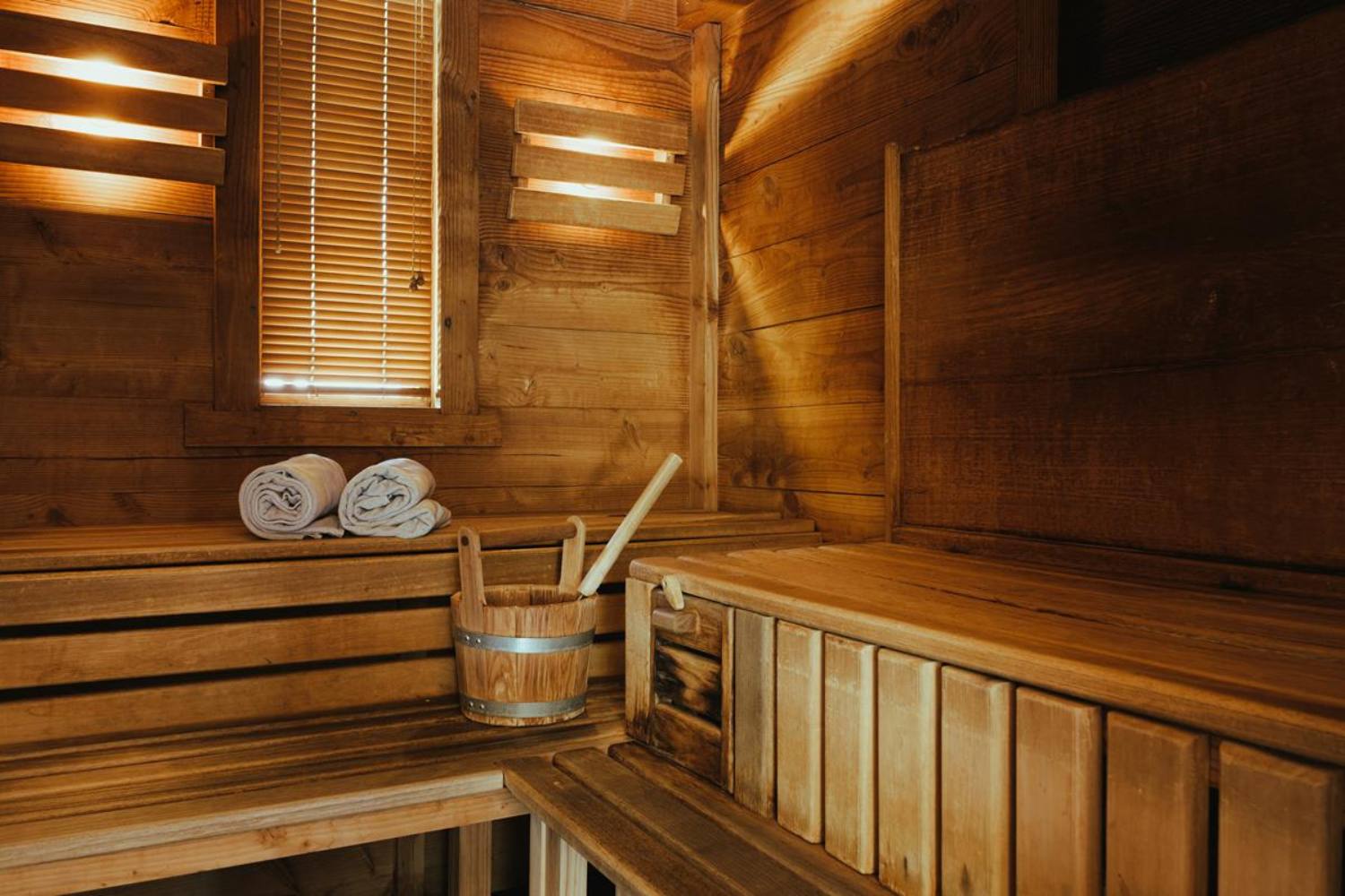 Sauna en bois au Chalet Les Saytels