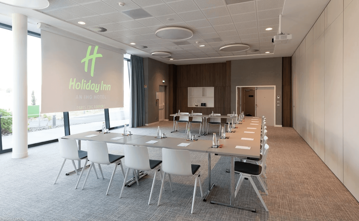 salle reunion hotel Holiday Inn Paris CDG equipement seminaire