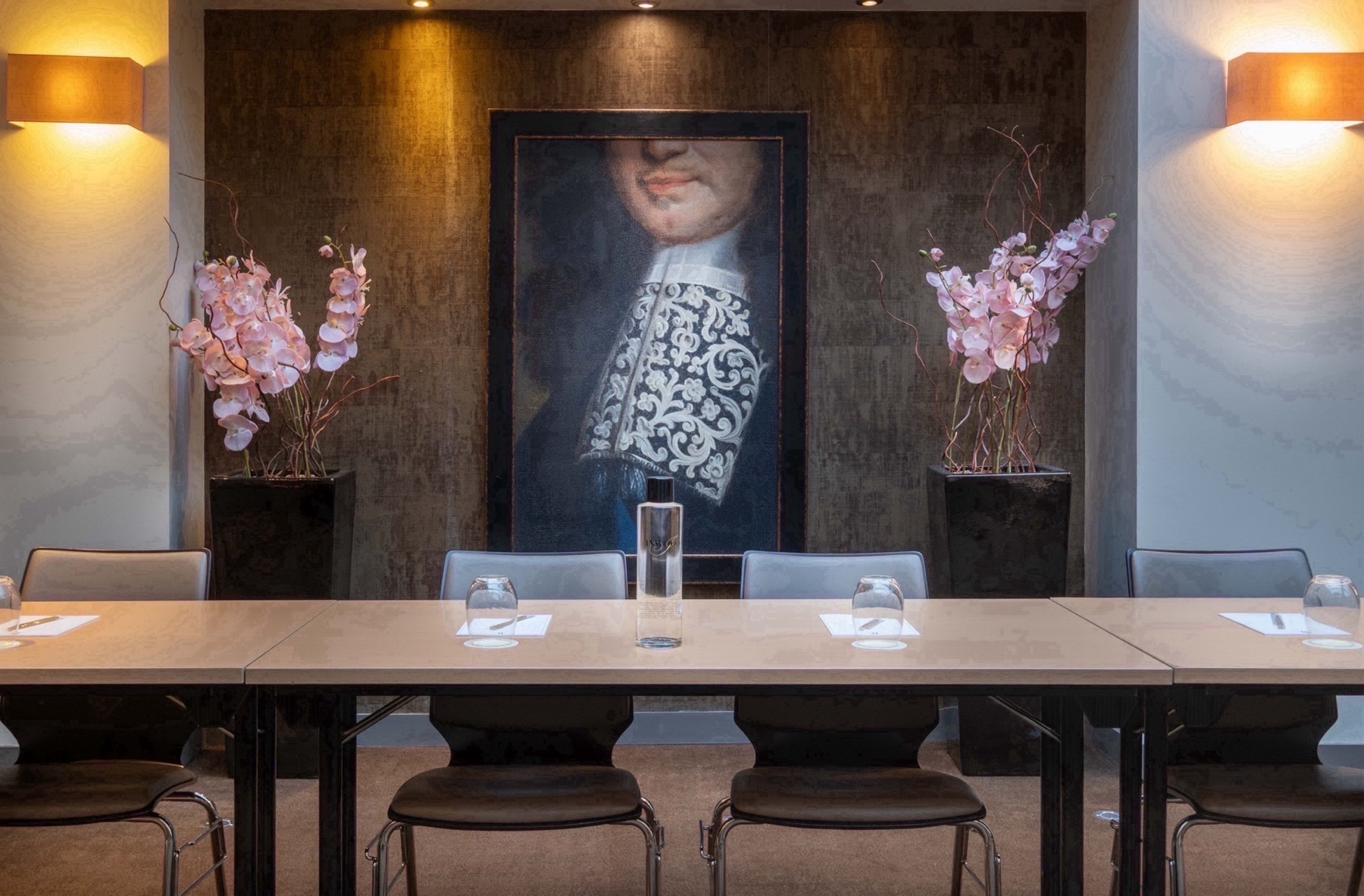 Salon décoré à l’Hôtel La Bourdonnais Paris