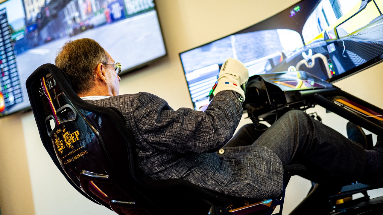 Activité simulateur F1 pour séminaire à l’Hôtel Le Cep à Beaune