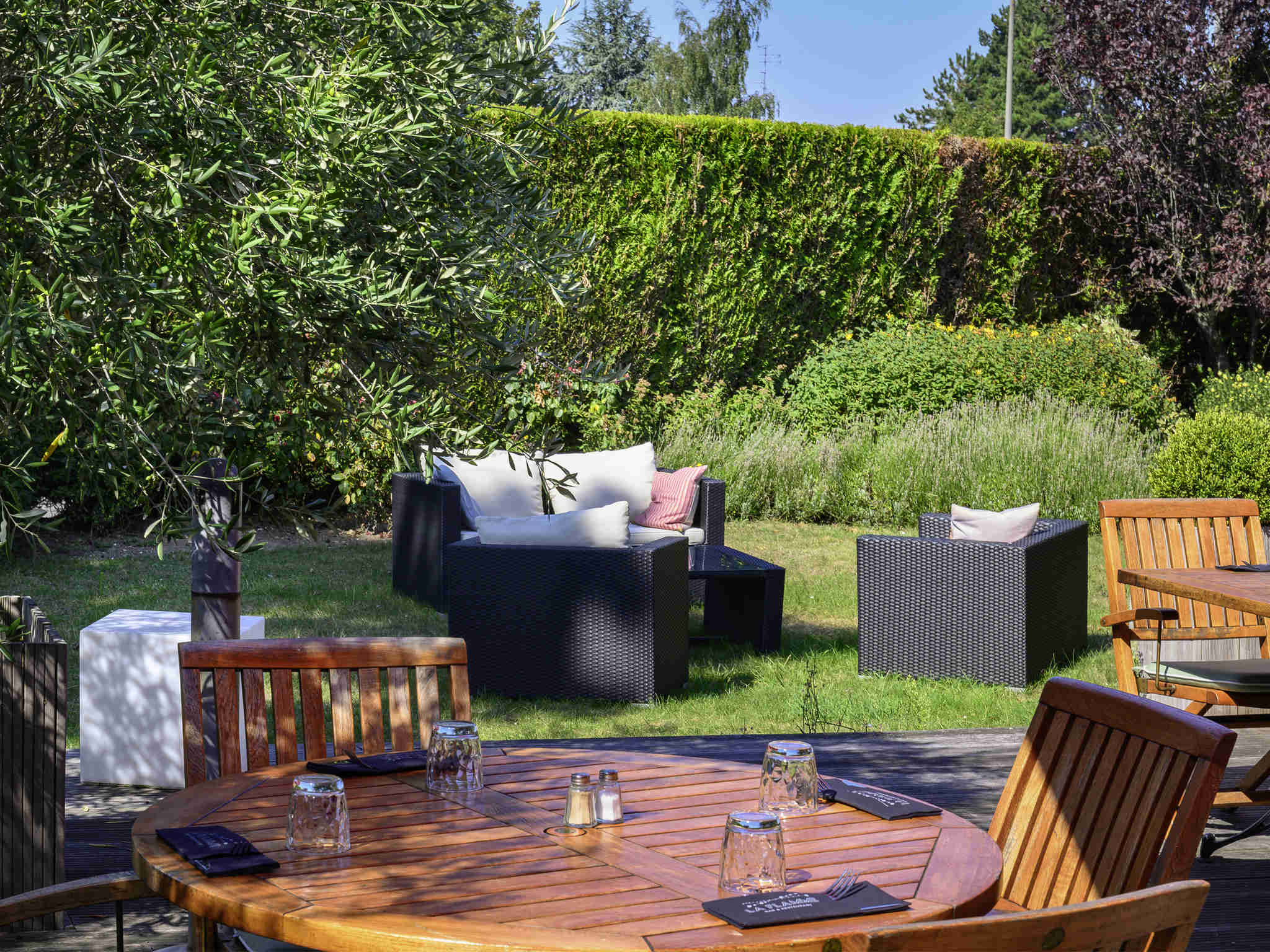 Séminaires Business Events vous présente la terrasse du restaurant