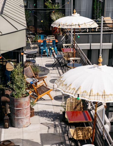 La terrasse de l'hôtel Ruby Claire est situé sur le rooftop pour passer un agréable moment entre collaborateurs