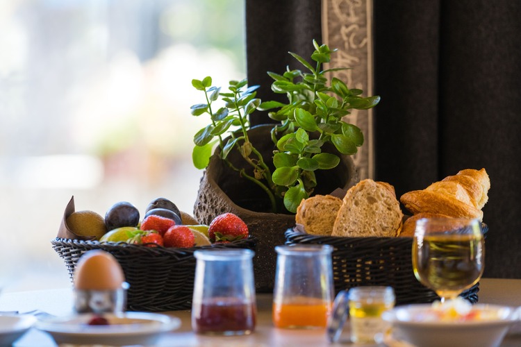 Présentation du petit déjeuner du Chalet-Hôtel La Marmotte