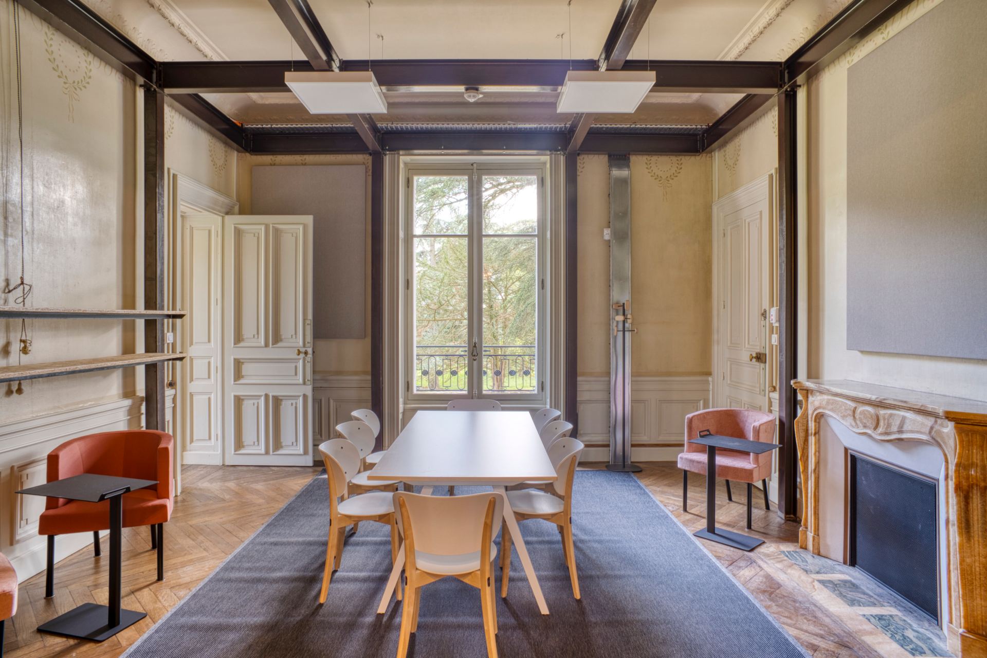 Salle de travail à la Maison Vermorel