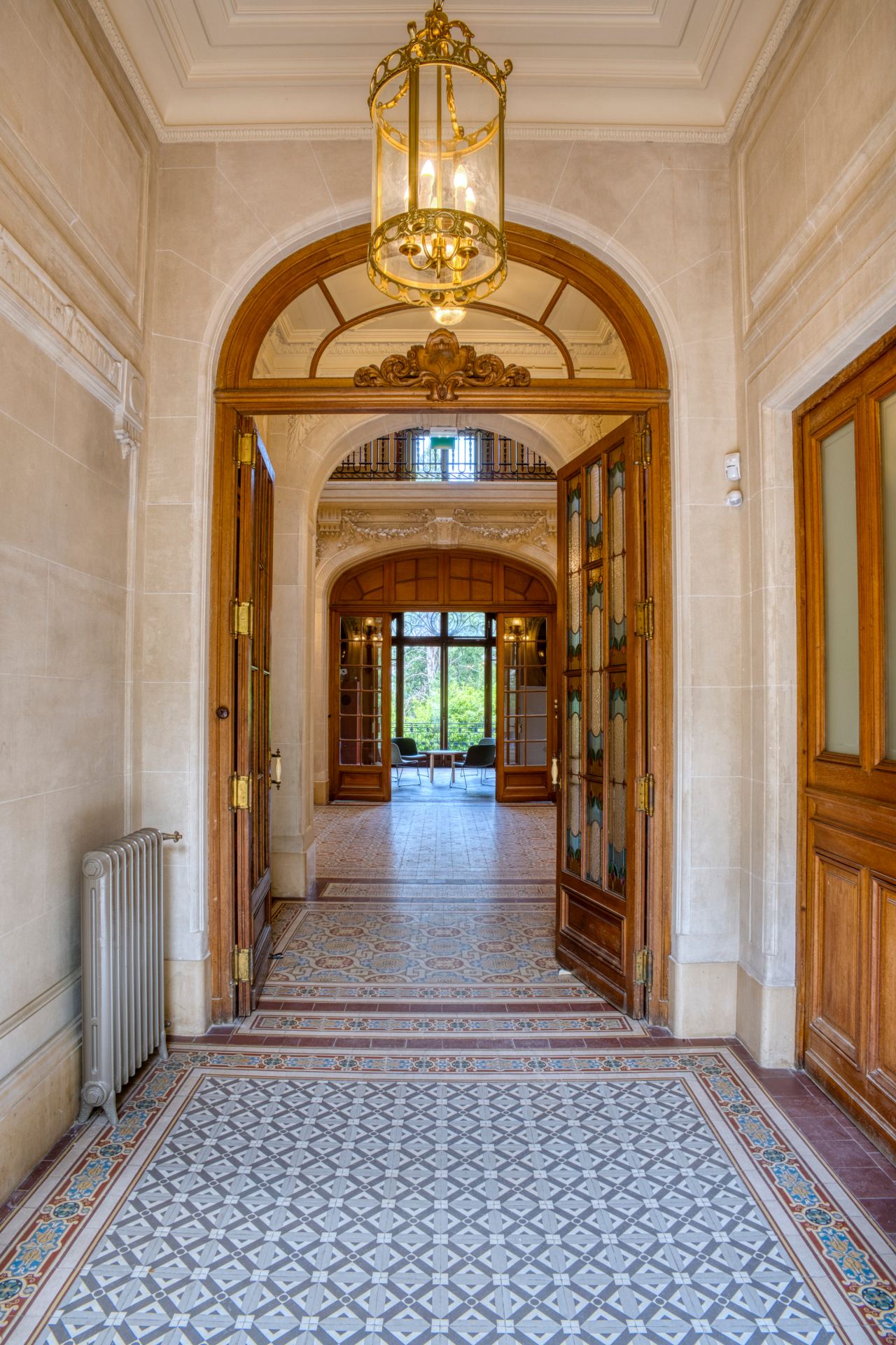 Couloir patrimonial de la Maison Vermorel à Villefranche