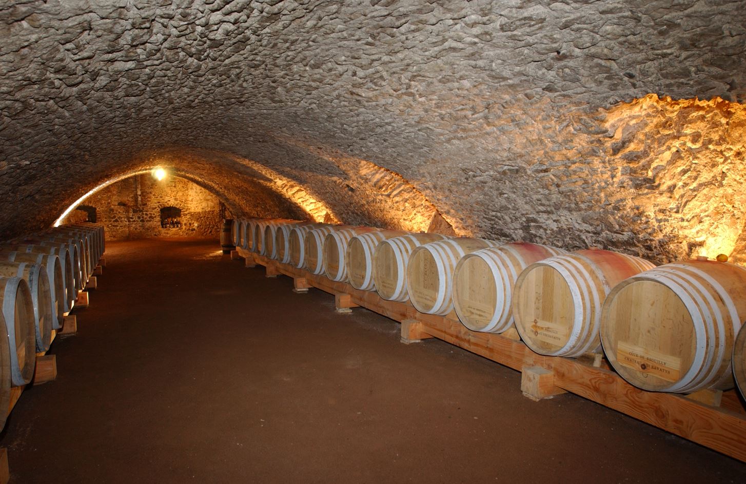 Ravatys cave voutée oenologie vin viticole beaujolais