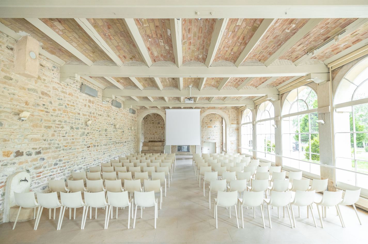 Chateau Ravatys Salle Seminaire théatre conférence lavorel beaujolais