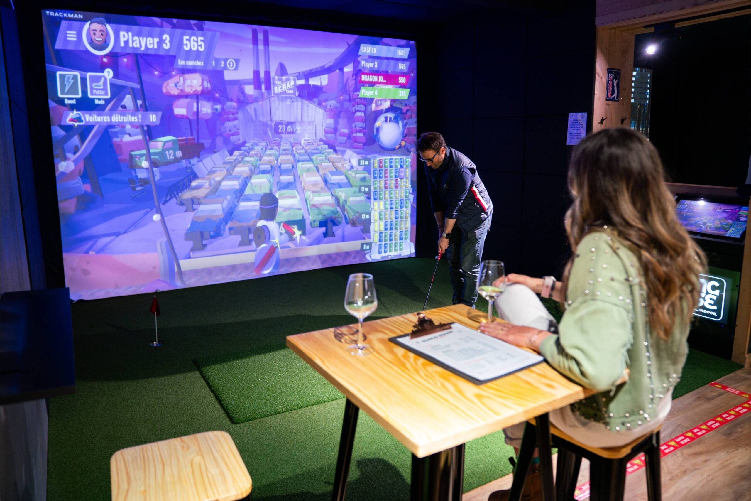 Soirée d'entreprise autour d'un simulateur de golf à Chamonix
