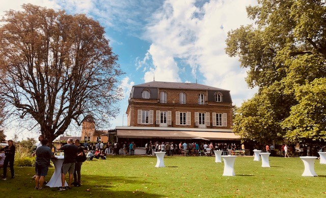 Façade et jardin Clos des Varennes