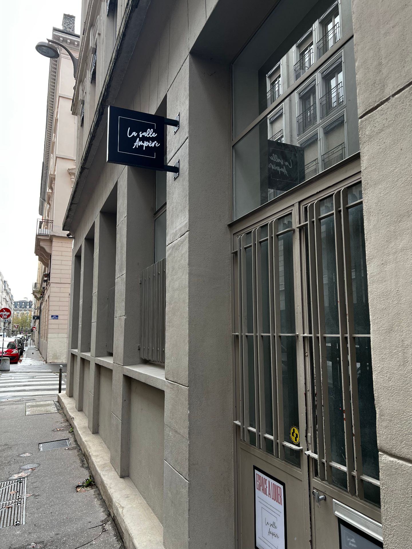 Façade extérieure de la Salle Ampère