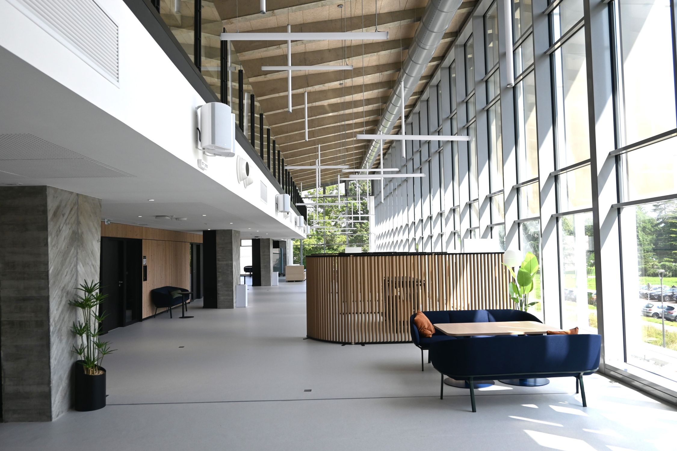 Hall événementiel du Campus Région du Numérique pour séminaires d’entreprise