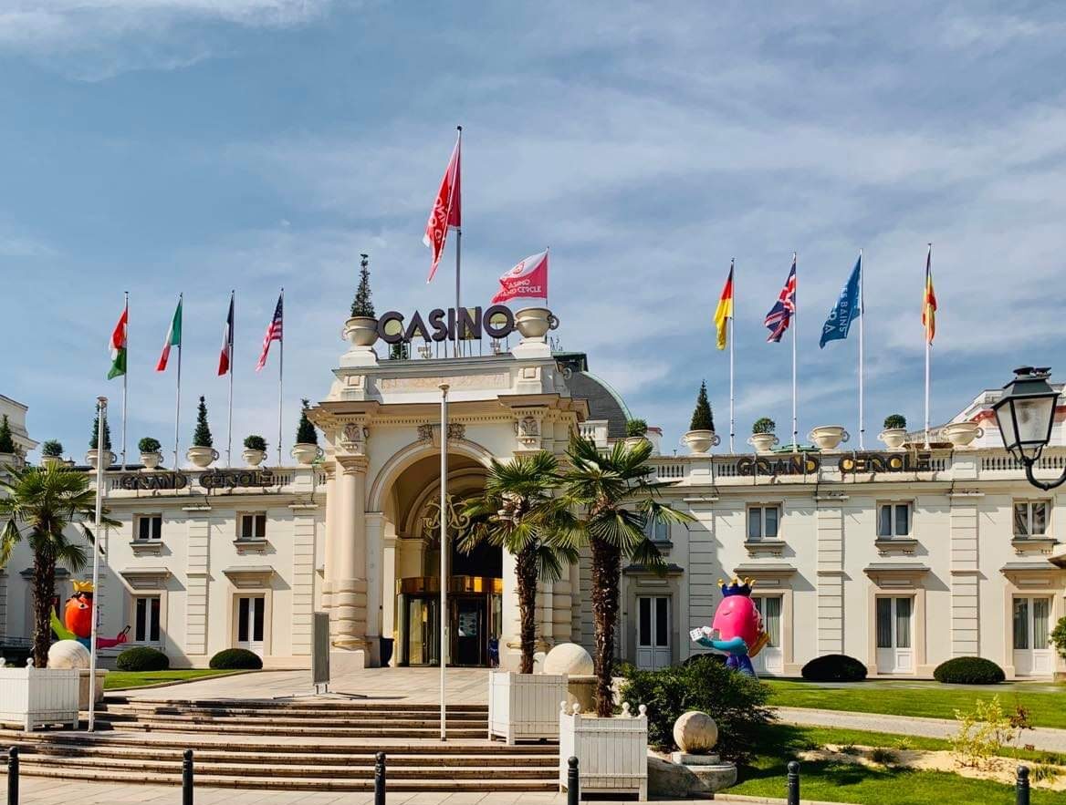 façade du Casino Grand Cercle à Aix-les-Bains