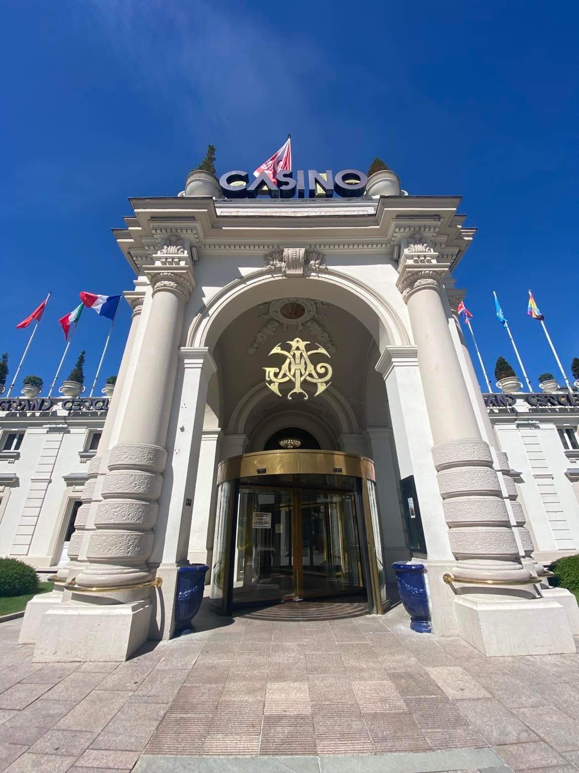 entrée historique du Casino Grand Cercle Aix-les-Bains