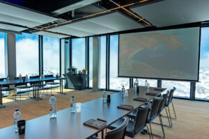 Salle de réunion moderne au sommet de Val Thorens.